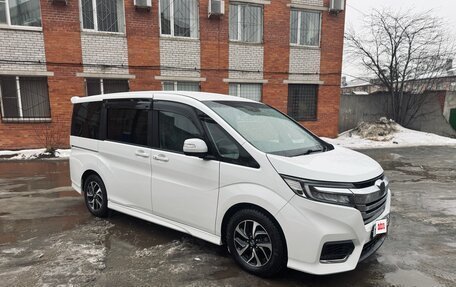 Honda Stepwgn IV, 2019 год, 2 100 000 рублей, 1 фотография