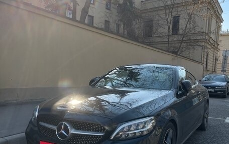 Mercedes-Benz C-Класс, 2019 год, 3 300 000 рублей, 3 фотография