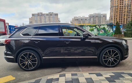 Volkswagen Touareg III, 2018 год, 4 500 000 рублей, 5 фотография