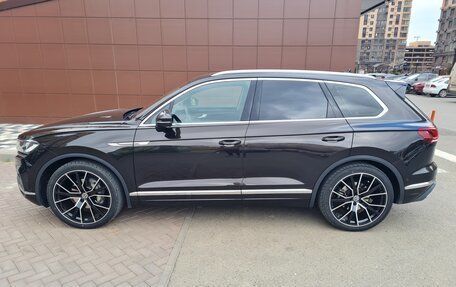 Volkswagen Touareg III, 2018 год, 4 500 000 рублей, 10 фотография