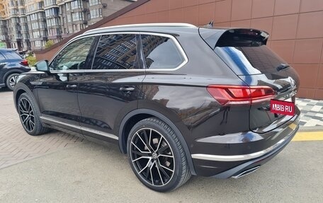 Volkswagen Touareg III, 2018 год, 4 500 000 рублей, 9 фотография