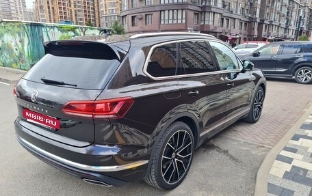 Volkswagen Touareg III, 2018 год, 4 500 000 рублей, 6 фотография