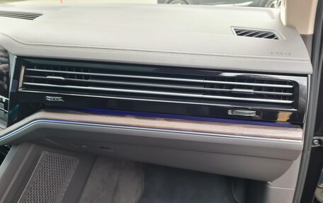 Volkswagen Touareg III, 2018 год, 4 500 000 рублей, 23 фотография