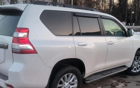 Toyota Land Cruiser Prado 150 рестайлинг 2, 2014 год, 3 290 000 рублей, 3 фотография