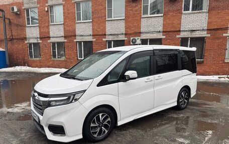 Honda Stepwgn IV, 2019 год, 2 100 000 рублей, 2 фотография