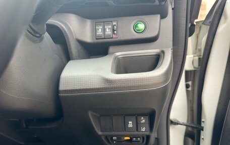 Honda Stepwgn IV, 2019 год, 2 100 000 рублей, 15 фотография