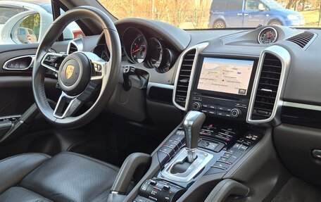 Porsche Cayenne III, 2017 год, 4 090 000 рублей, 23 фотография