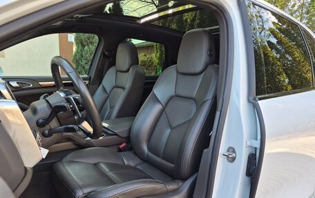 Porsche Cayenne III, 2017 год, 4 090 000 рублей, 24 фотография