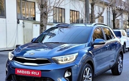KIA Stonic, 2021 год, 1 343 000 рублей, 2 фотография