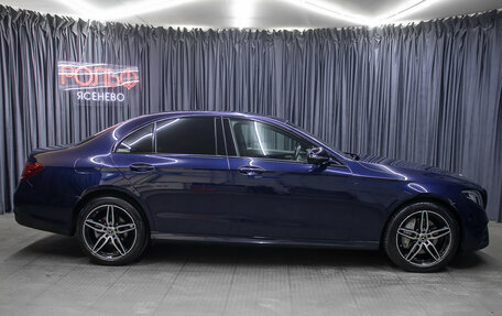 Mercedes-Benz E-Класс, 2019 год, 3 798 000 рублей, 4 фотография