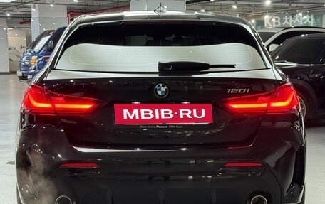 BMW 1 серия, 2024 год, 1 827 000 рублей, 3 фотография