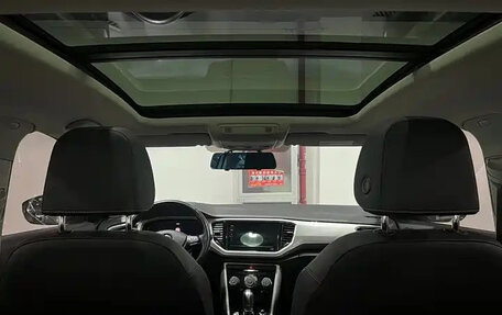 Volkswagen T-Roc I, 2022 год, 1 950 000 рублей, 7 фотография