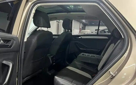 Volkswagen T-Roc I, 2022 год, 1 950 000 рублей, 8 фотография