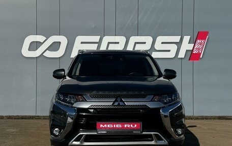 Mitsubishi Outlander III рестайлинг 3, 2018 год, 2 999 000 рублей, 3 фотография