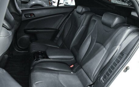 Toyota Prius IV XW50, 2017 год, 2 299 000 рублей, 9 фотография