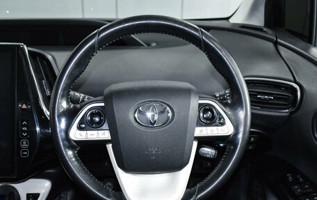 Toyota Prius IV XW50, 2017 год, 2 299 000 рублей, 14 фотография