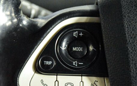 Toyota Prius IV XW50, 2017 год, 2 299 000 рублей, 21 фотография