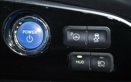 Toyota Prius IV XW50, 2017 год, 2 299 000 рублей, 23 фотография