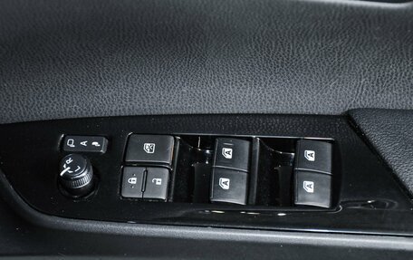 Toyota Prius IV XW50, 2017 год, 2 299 000 рублей, 28 фотография