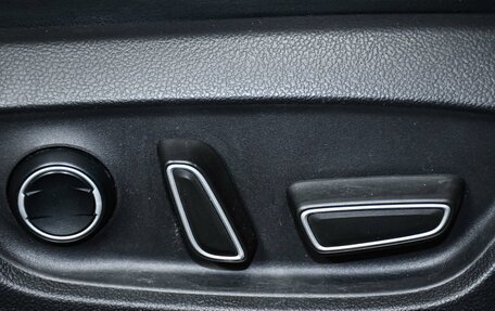 Toyota Prius IV XW50, 2017 год, 2 299 000 рублей, 27 фотография