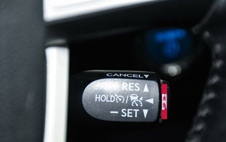 Toyota Prius IV XW50, 2017 год, 2 299 000 рублей, 24 фотография