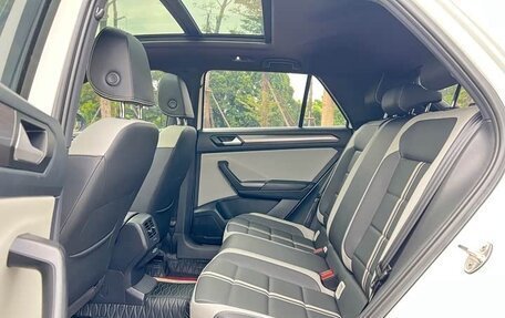 Volkswagen T-Roc I, 2023 год, 1 450 000 рублей, 21 фотография