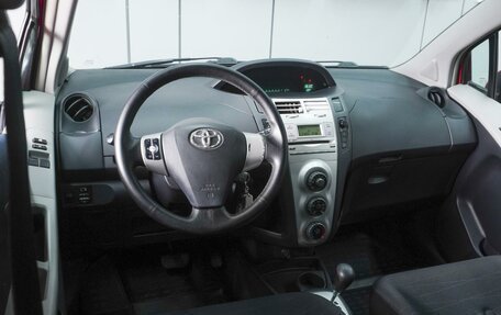 Toyota Yaris III рестайлинг, 2007 год, 699 000 рублей, 6 фотография