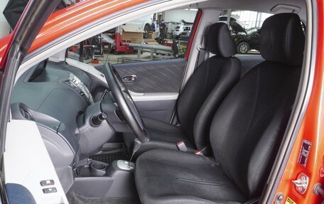 Toyota Yaris III рестайлинг, 2007 год, 699 000 рублей, 10 фотография