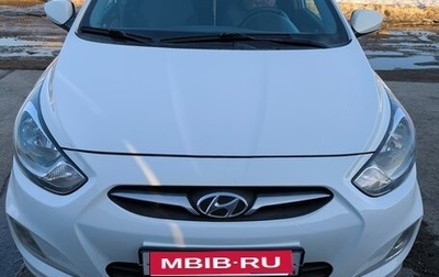 Hyundai Solaris II рестайлинг, 2012 год, 800 000 рублей, 1 фотография