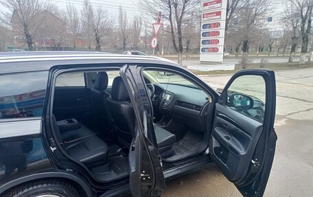 Mitsubishi Outlander III рестайлинг 3, 2015 год, 1 850 000 рублей, 1 фотография