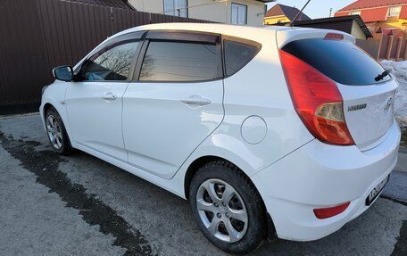 Hyundai Solaris II рестайлинг, 2012 год, 800 000 рублей, 6 фотография