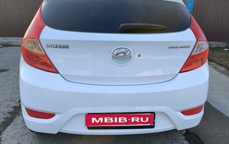 Hyundai Solaris II рестайлинг, 2012 год, 800 000 рублей, 5 фотография