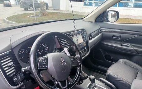 Mitsubishi Outlander III рестайлинг 3, 2015 год, 1 850 000 рублей, 6 фотография