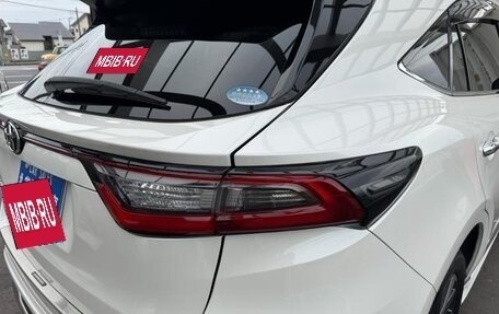 Toyota Harrier, 2017 год, 2 350 000 рублей, 6 фотография