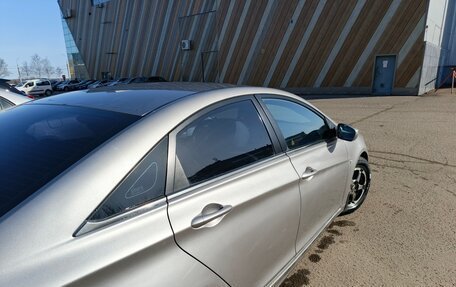 Hyundai Sonata VI, 2010 год, 810 000 рублей, 4 фотография