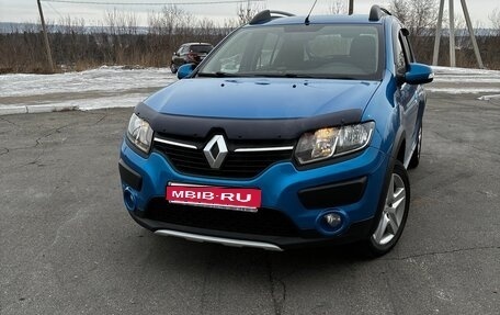 Renault Sandero II рестайлинг, 2015 год, 920 000 рублей, 1 фотография