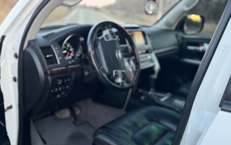 Toyota Land Cruiser 200, 2013 год, 3 600 000 рублей, 28 фотография