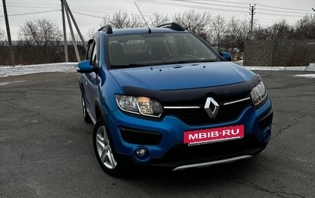 Renault Sandero II рестайлинг, 2015 год, 920 000 рублей, 2 фотография