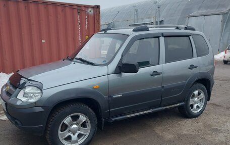 Chevrolet Niva I рестайлинг, 2010 год, 550 000 рублей, 3 фотография