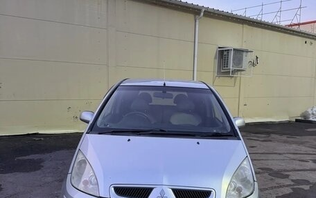 Mitsubishi Colt VI рестайлинг, 2003 год, 320 000 рублей, 3 фотография