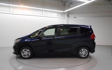 Honda Freed II, 2022 год, 1 600 000 рублей, 4 фотография