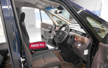 Honda Freed II, 2022 год, 1 600 000 рублей, 10 фотография