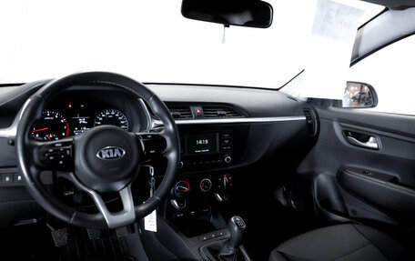 KIA Rio IV, 2021 год, 1 750 000 рублей, 13 фотография