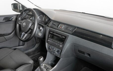 Skoda Rapid I, 2015 год, 965 000 рублей, 7 фотография