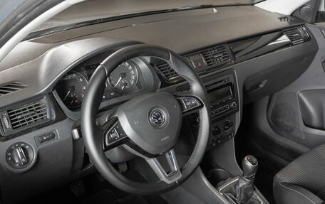 Skoda Rapid I, 2015 год, 965 000 рублей, 5 фотография