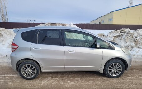 Honda Fit III, 2010 год, 860 000 рублей, 8 фотография