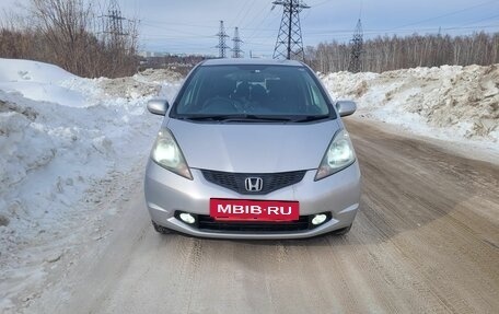 Honda Fit III, 2010 год, 860 000 рублей, 7 фотография