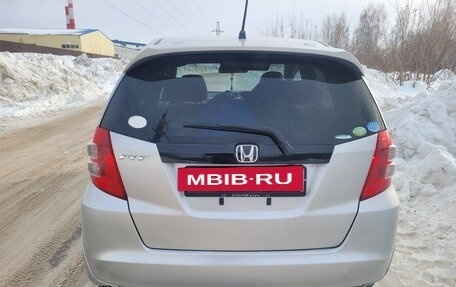Honda Fit III, 2010 год, 860 000 рублей, 6 фотография