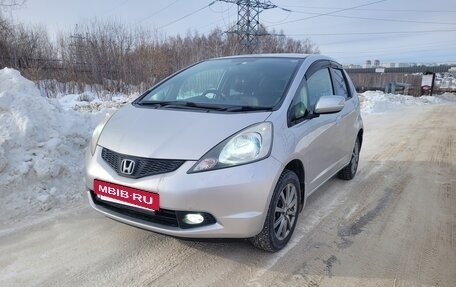 Honda Fit III, 2010 год, 860 000 рублей, 4 фотография