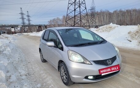 Honda Fit III, 2010 год, 860 000 рублей, 2 фотография